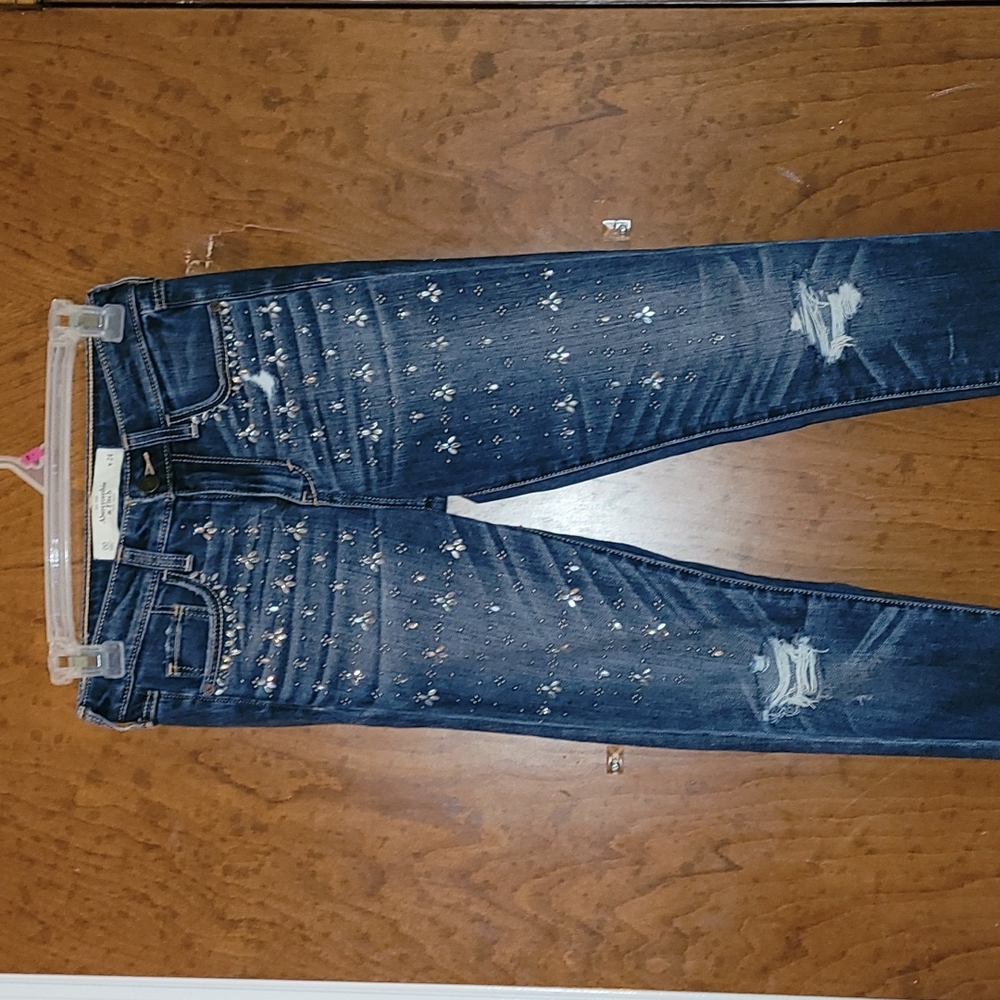 00 Abercrombie and Fitch  High rise distressed embellished jeans